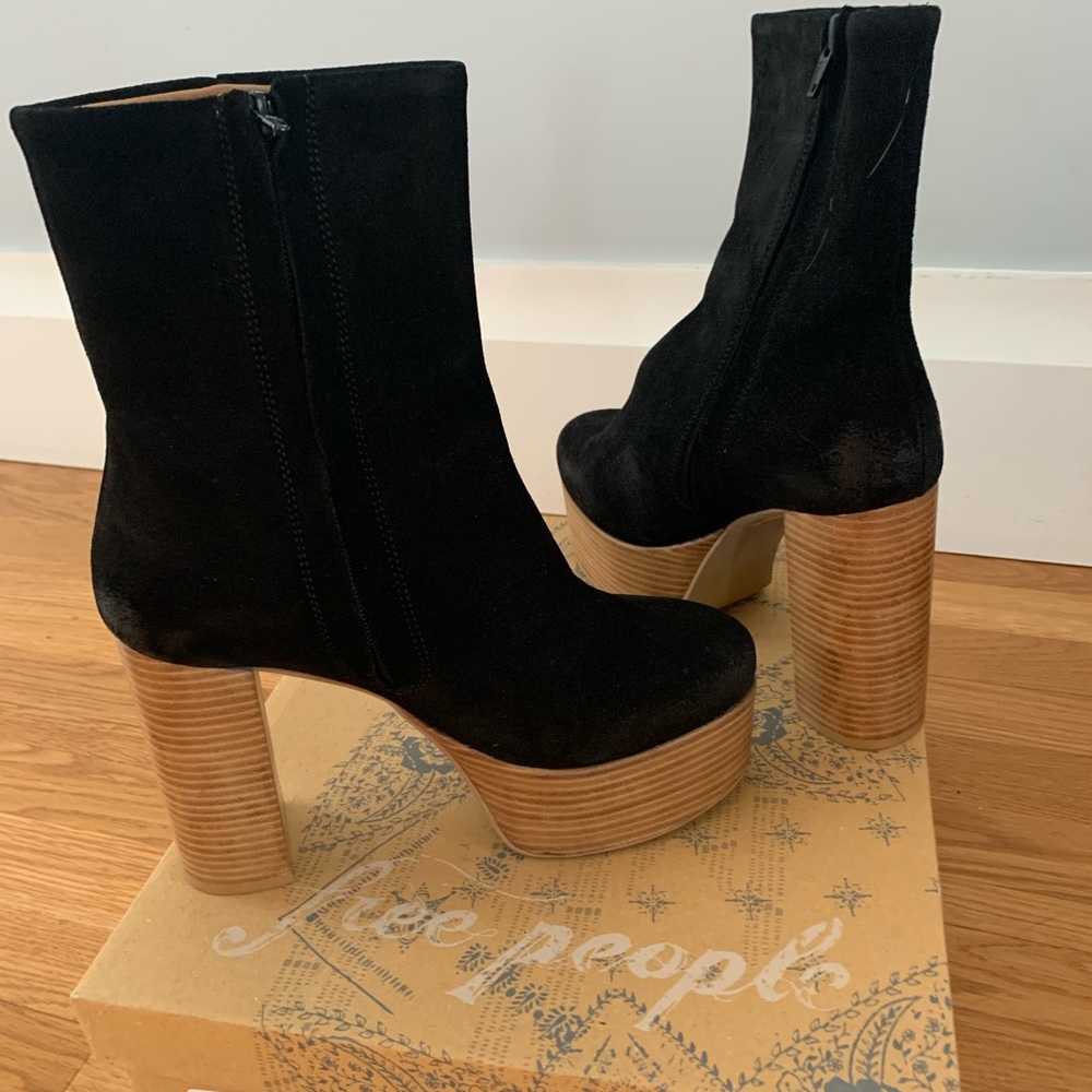 Free People Suede Platform Boot SZ 6 New in box